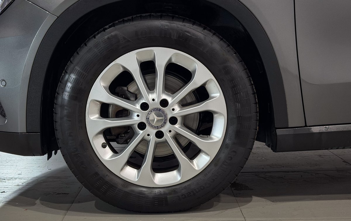 Foto Mercedes-Benz GLA 31