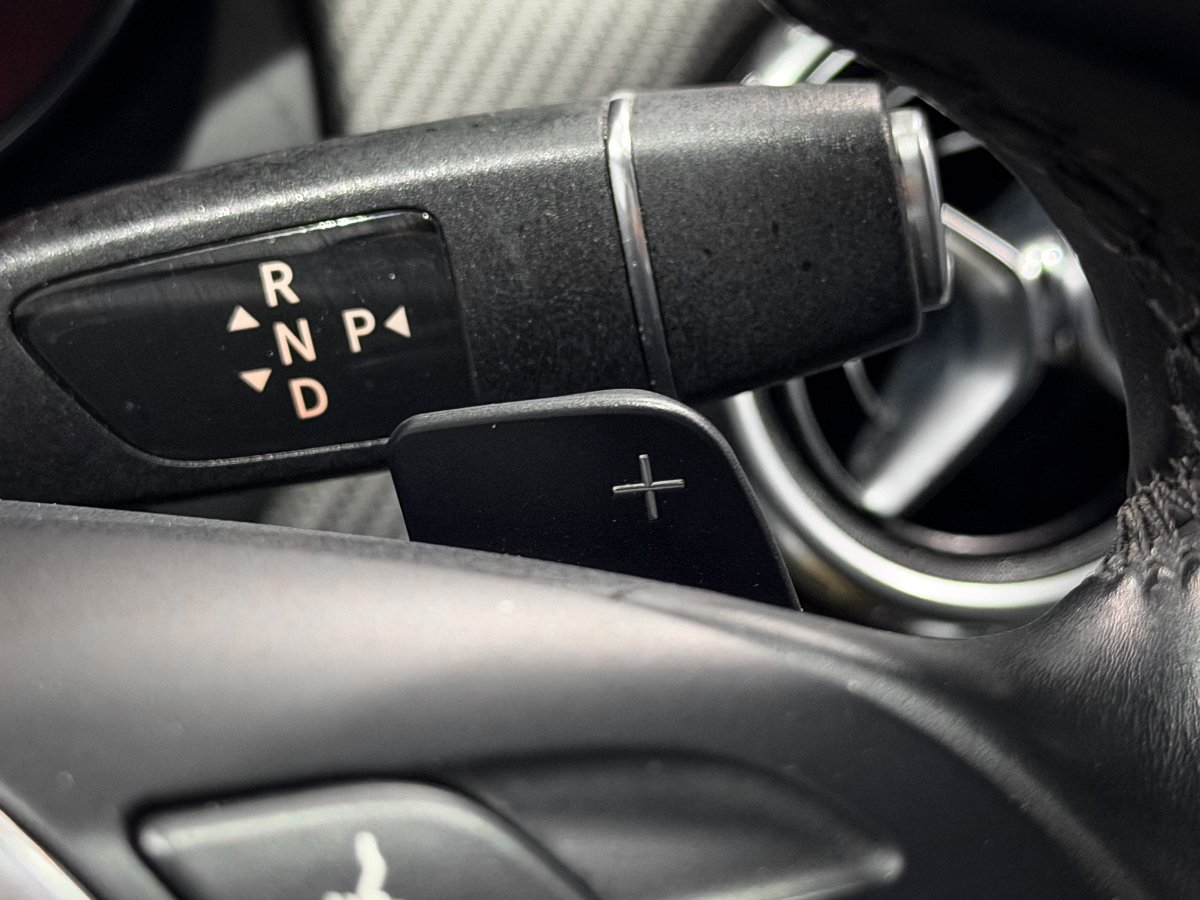 Foto Mercedes-Benz GLA 24