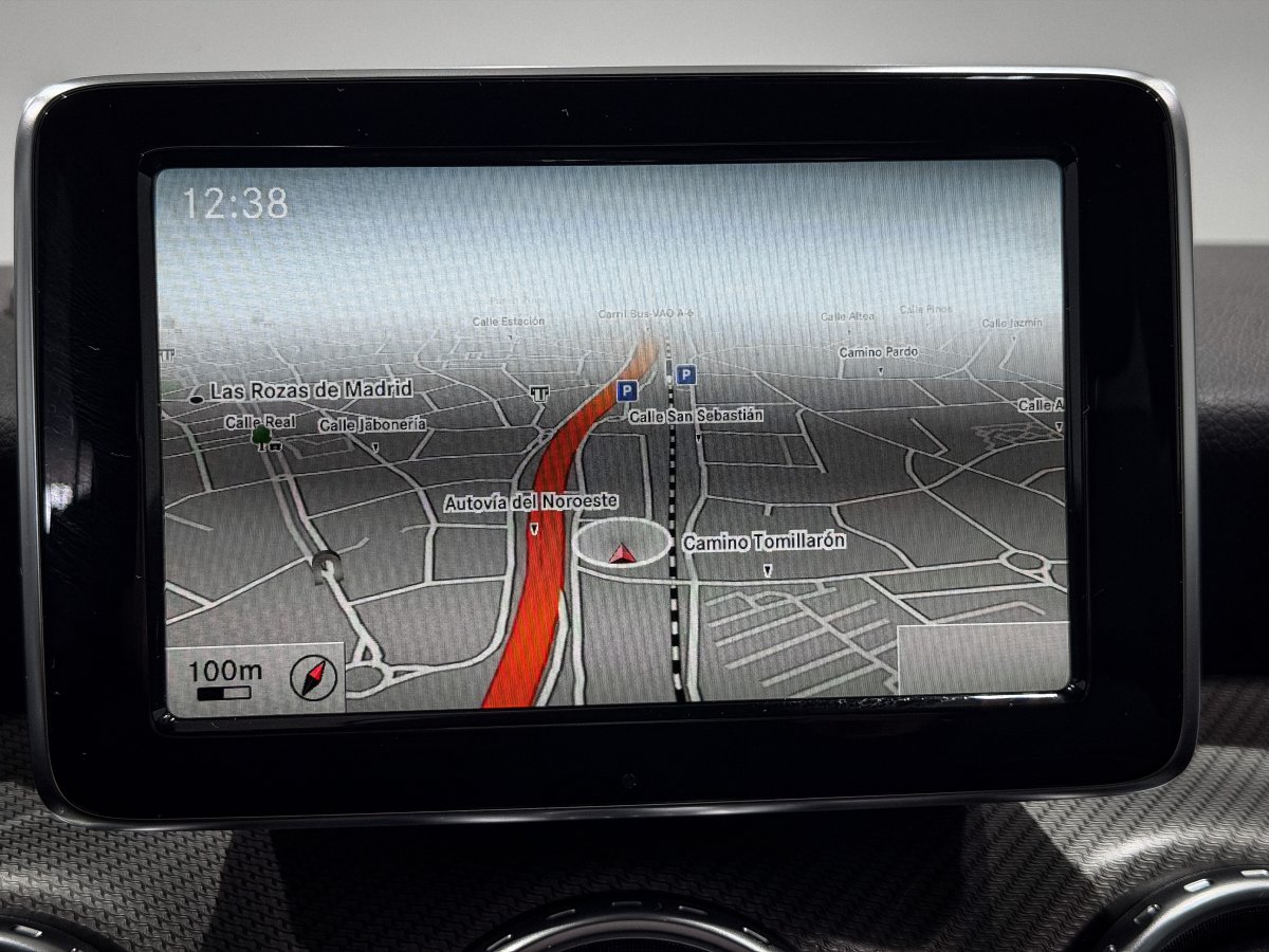 Foto Mercedes-Benz GLA 15