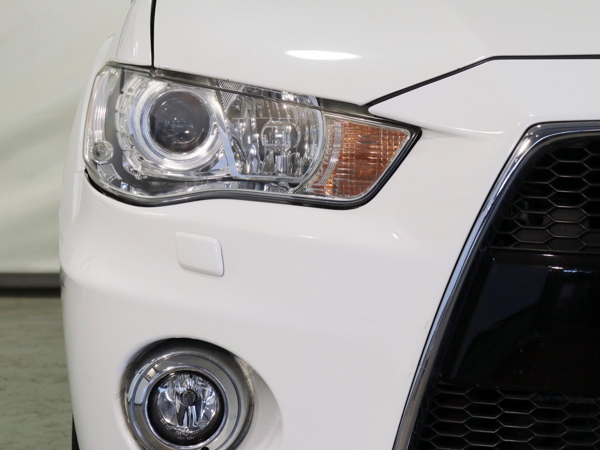 Foto Mitsubishi Outlander 13
