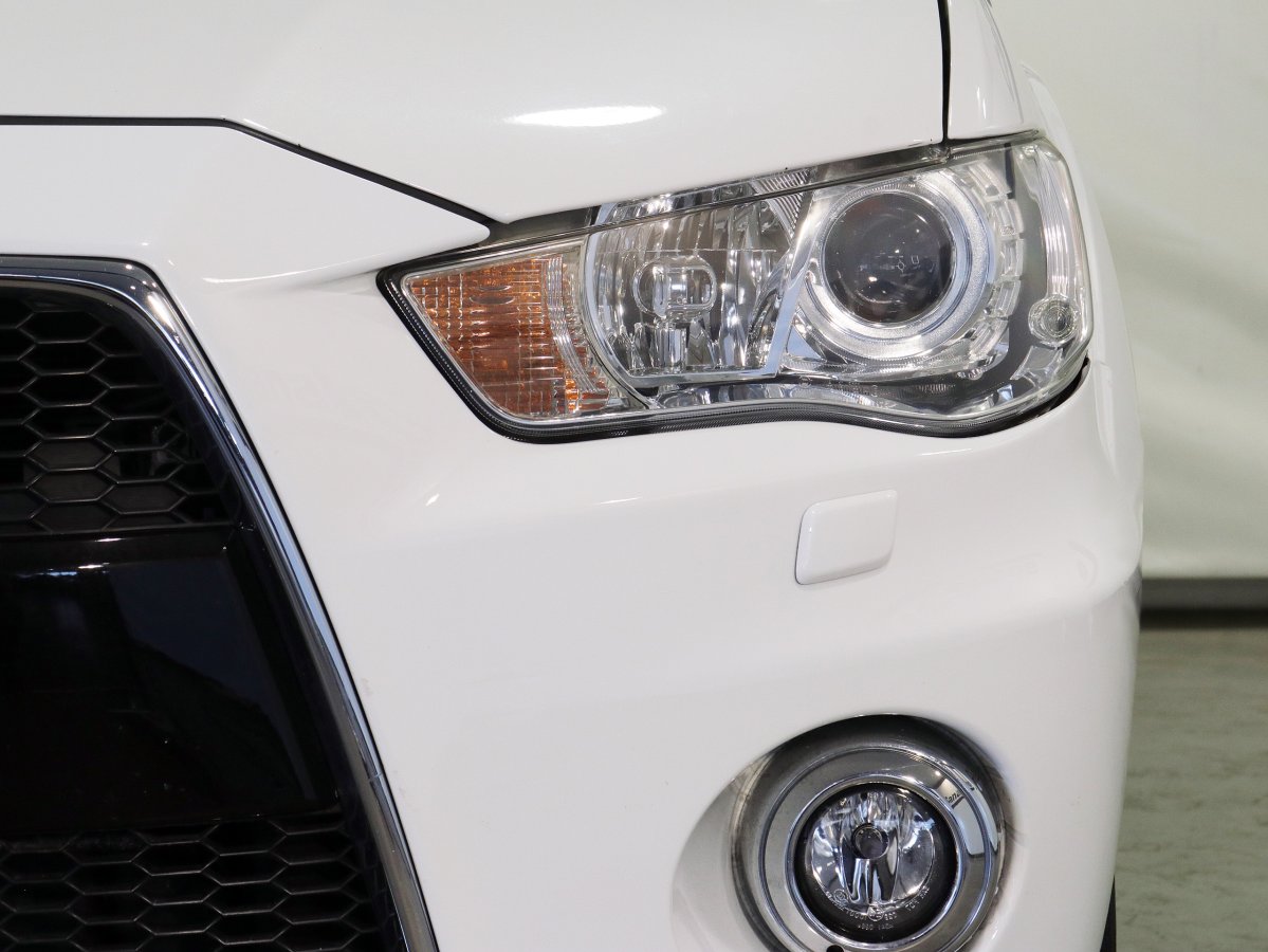 Foto Mitsubishi Outlander 14