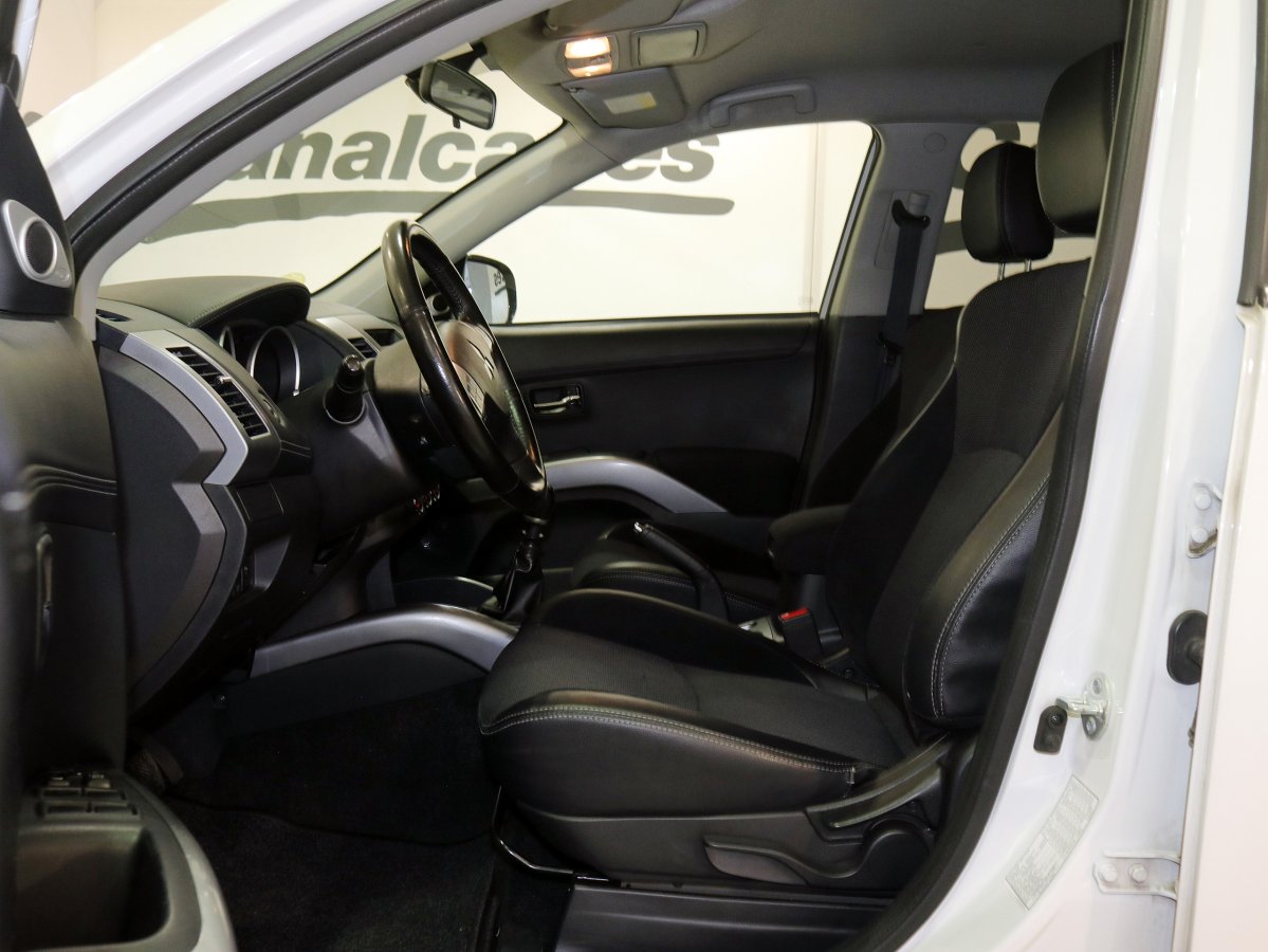 Foto Mitsubishi Outlander 16