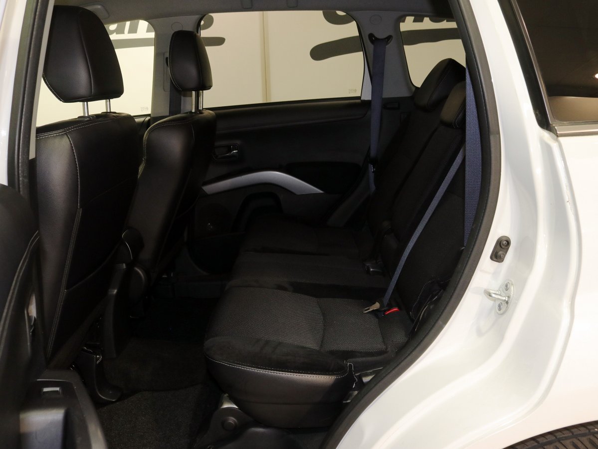 Foto Mitsubishi Outlander 17