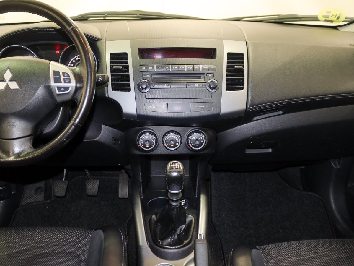 Foto Mitsubishi Outlander 23
