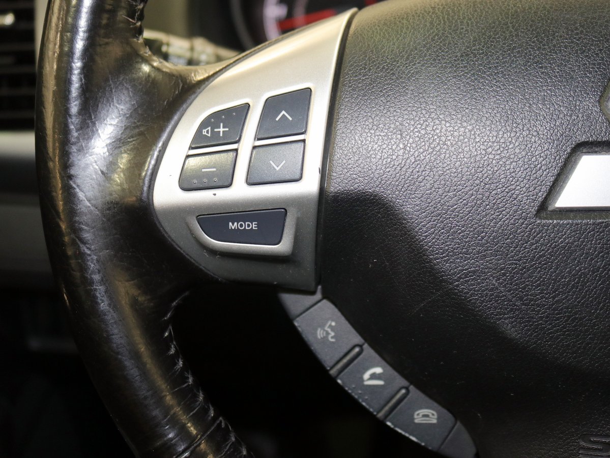 Foto Mitsubishi Outlander 30
