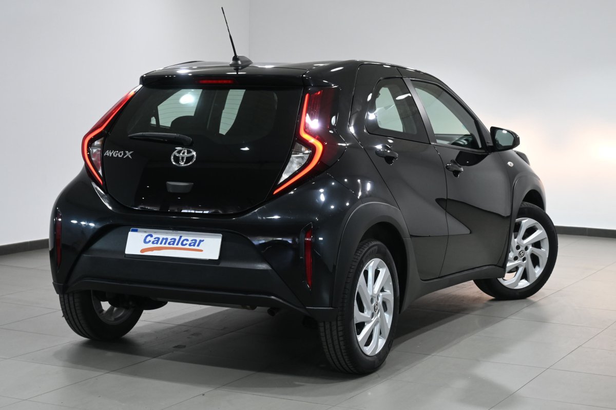 Foto Toyota Aygo X Cross 4