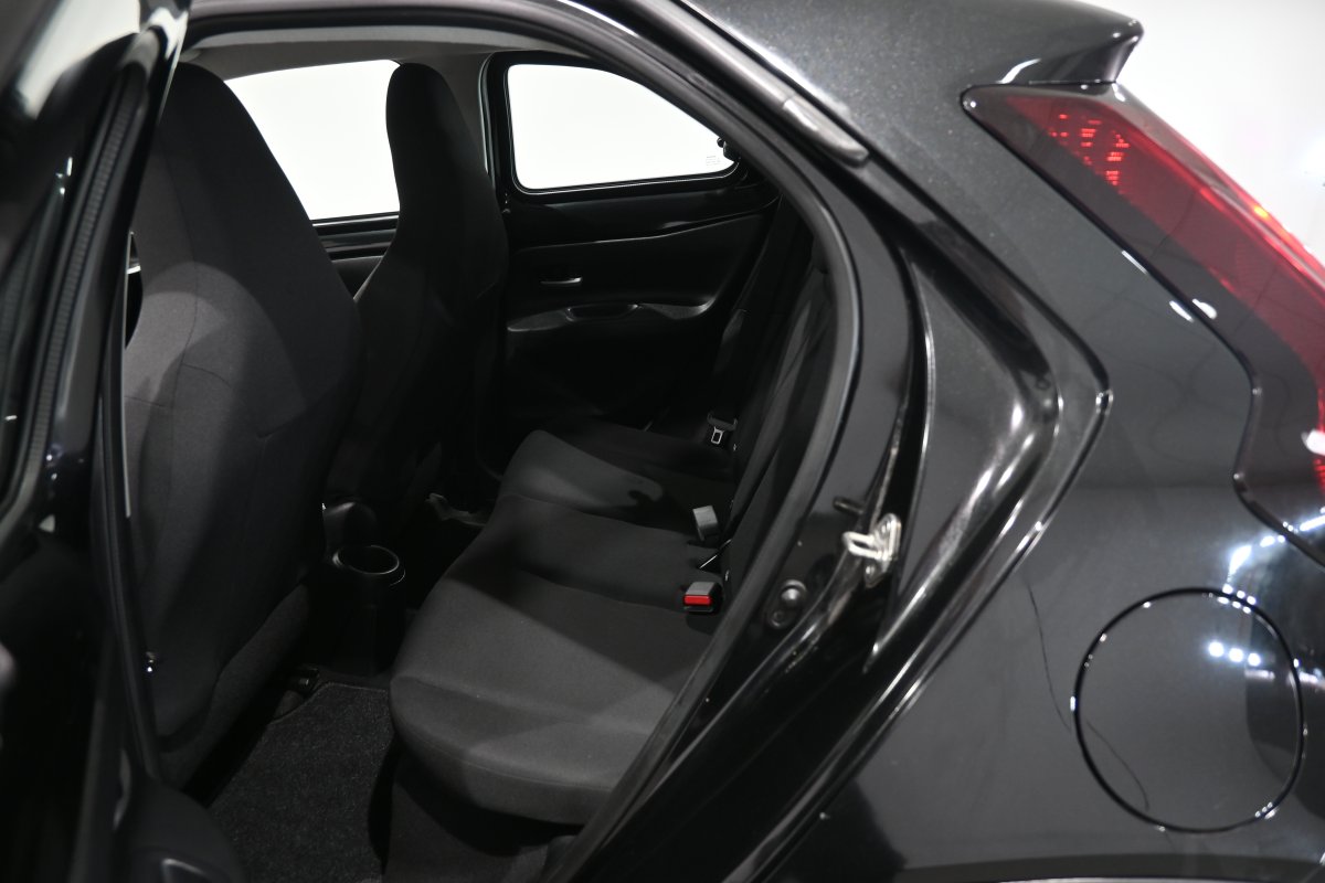 Foto Toyota Aygo X Cross 11