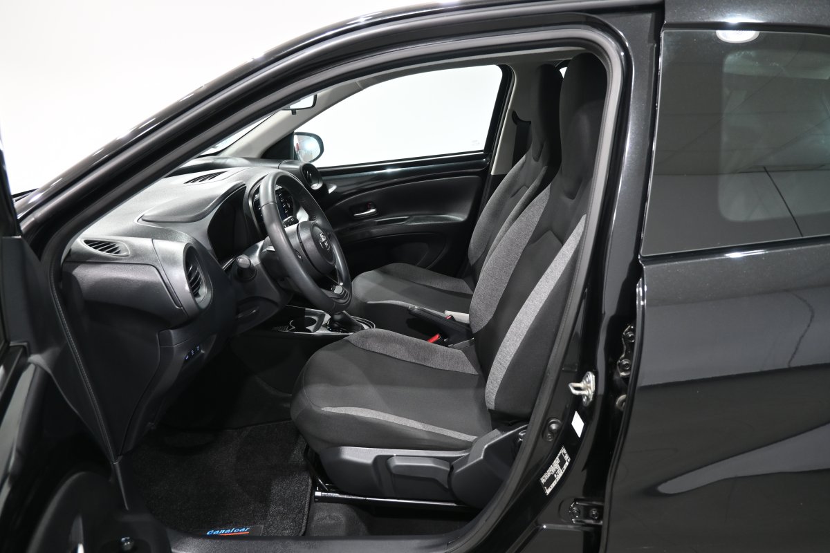 Foto Toyota Aygo X Cross 10