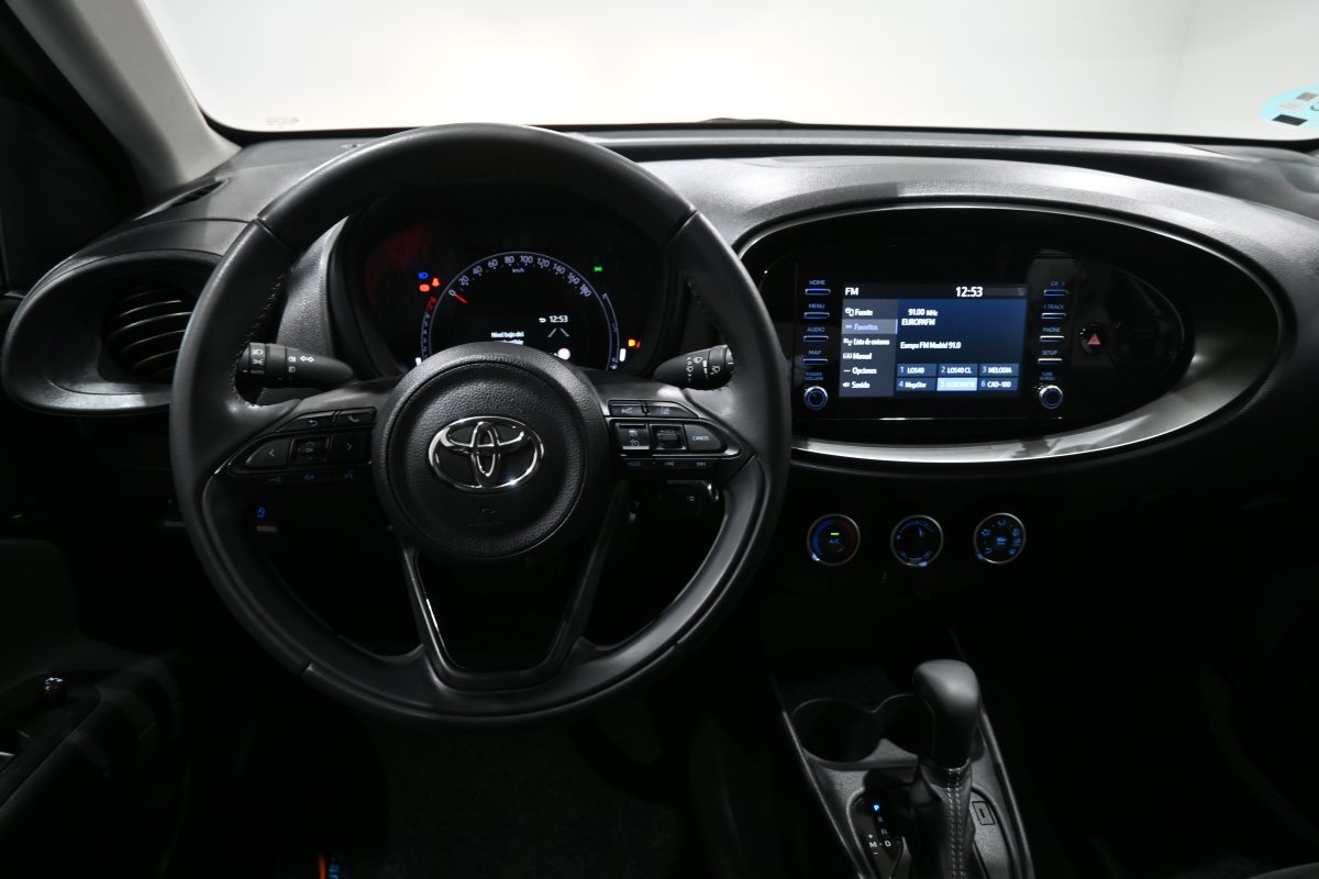 Foto Toyota Aygo X Cross 19
