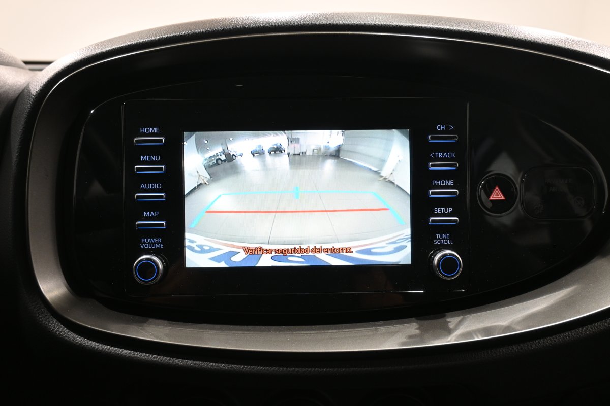 Foto Toyota Aygo X Cross 16
