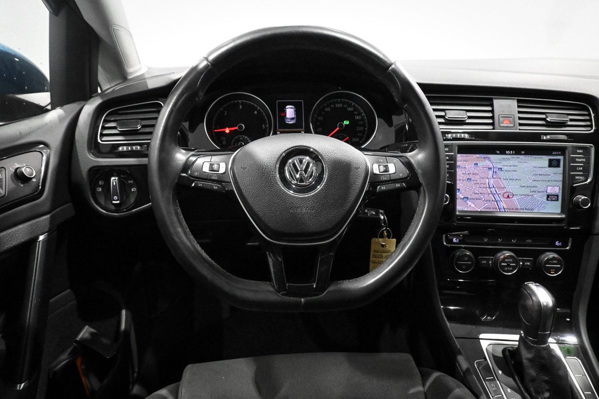 Foto Volkswagen Golf 24