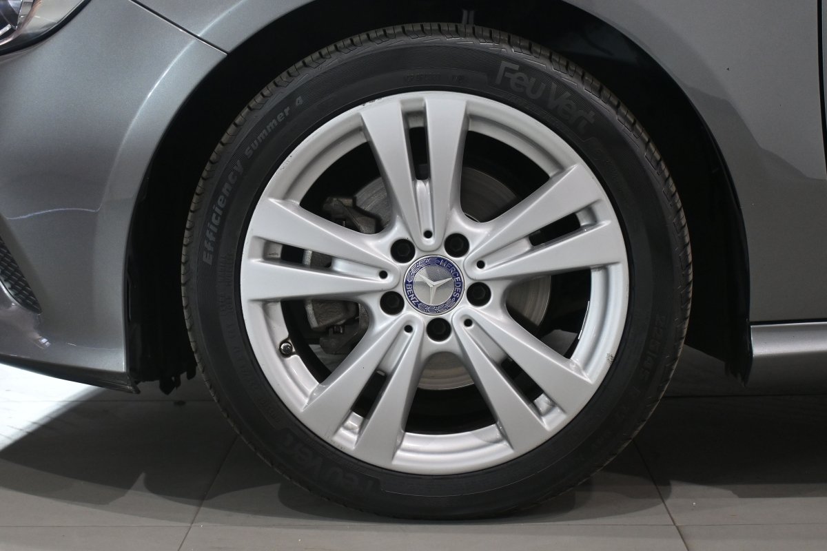 Foto Mercedes-Benz A 29