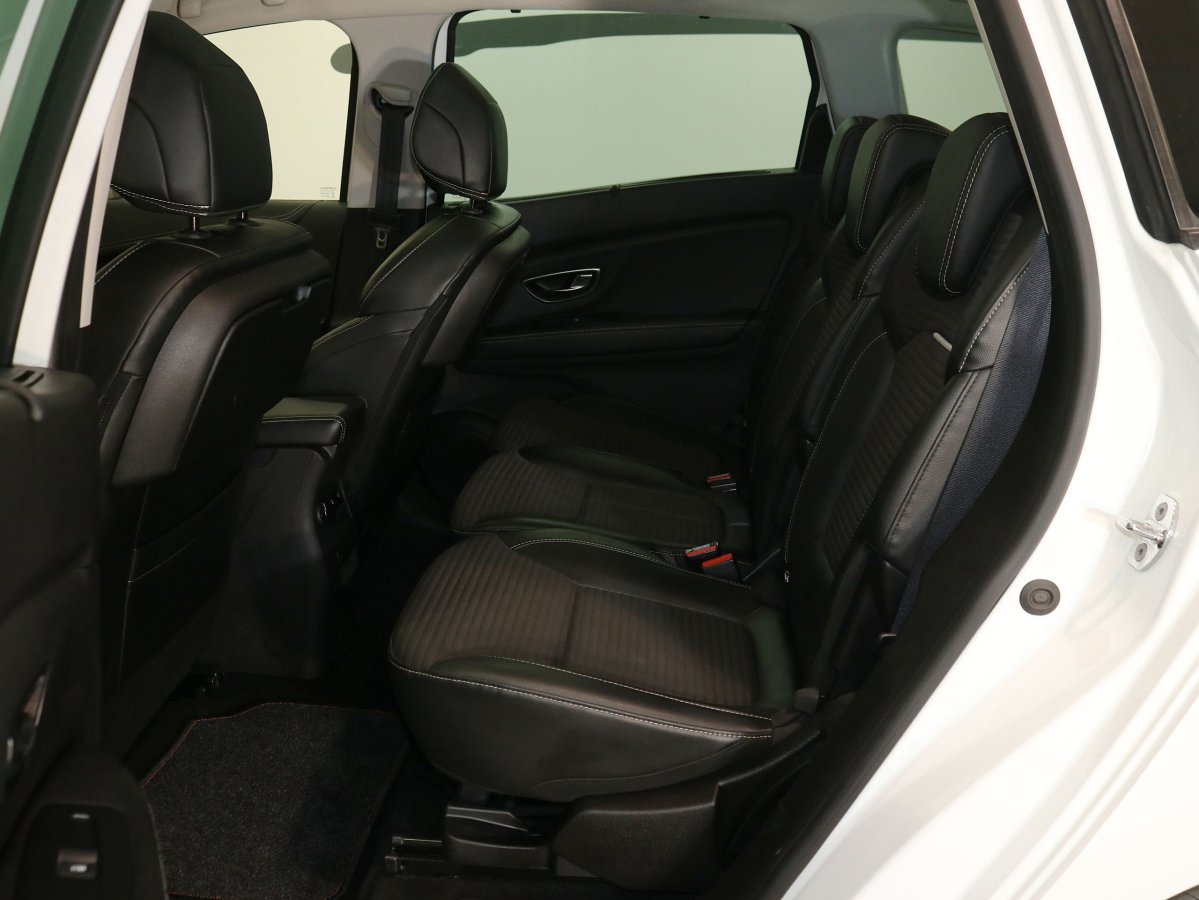 Foto Renault Grand Scenic 18