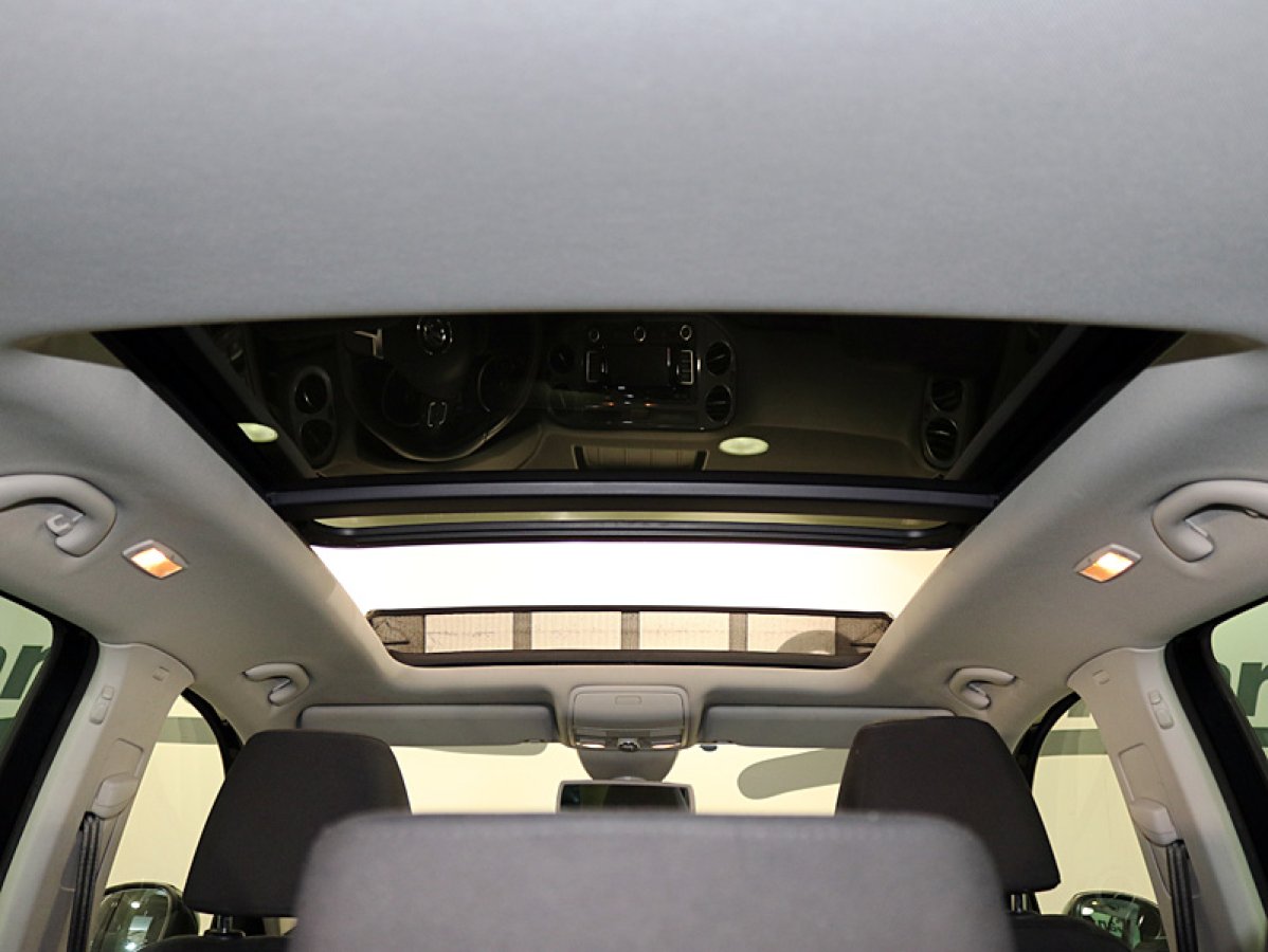 Foto Volkswagen Tiguan 16