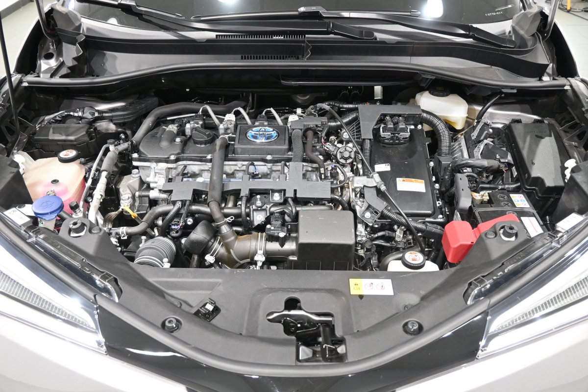 Foto Toyota CH-R 7