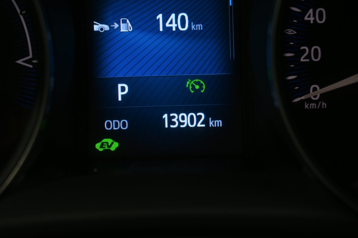 Foto Toyota CH-R 13