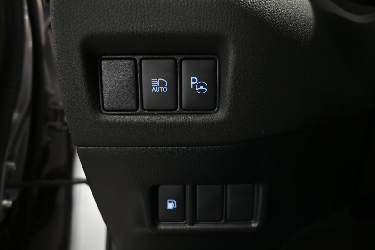 Foto Toyota CH-R 26