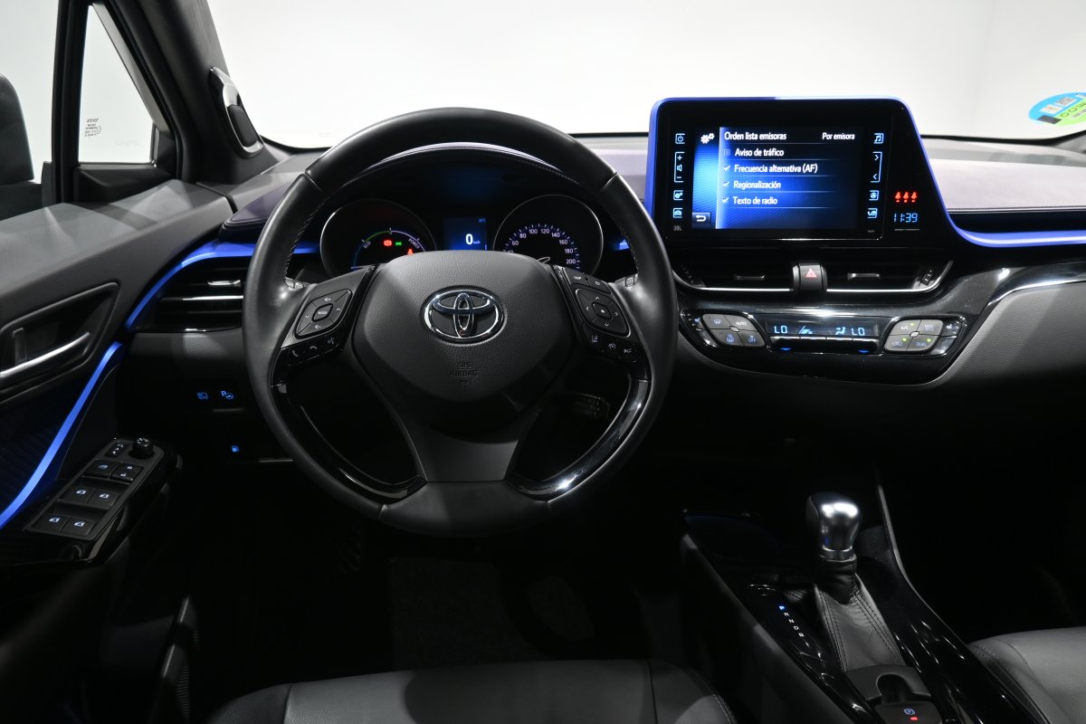 Foto Toyota CH-R 19