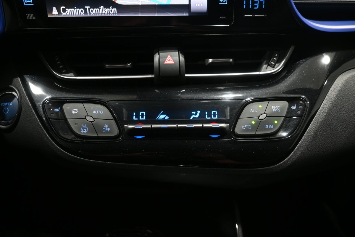 Foto Toyota CH-R 17