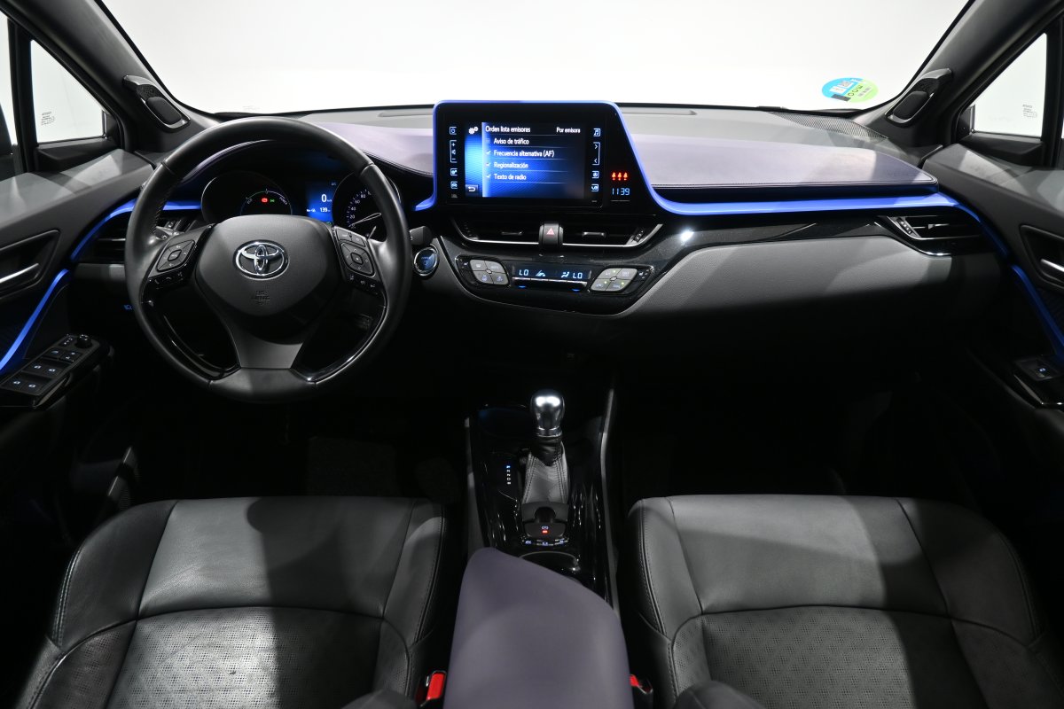 Foto Toyota CH-R 18