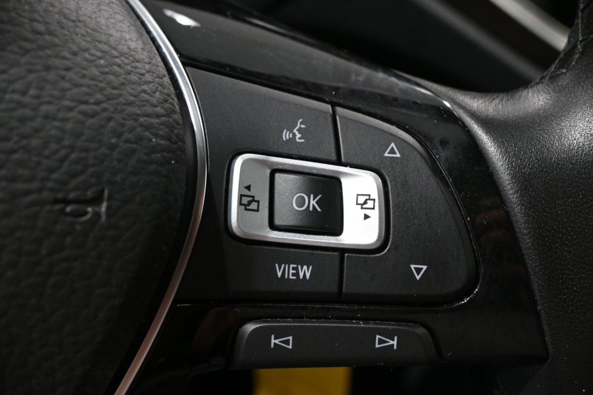 Foto Volkswagen T-Roc 24