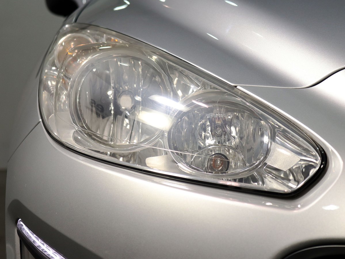 Foto Peugeot 308 10
