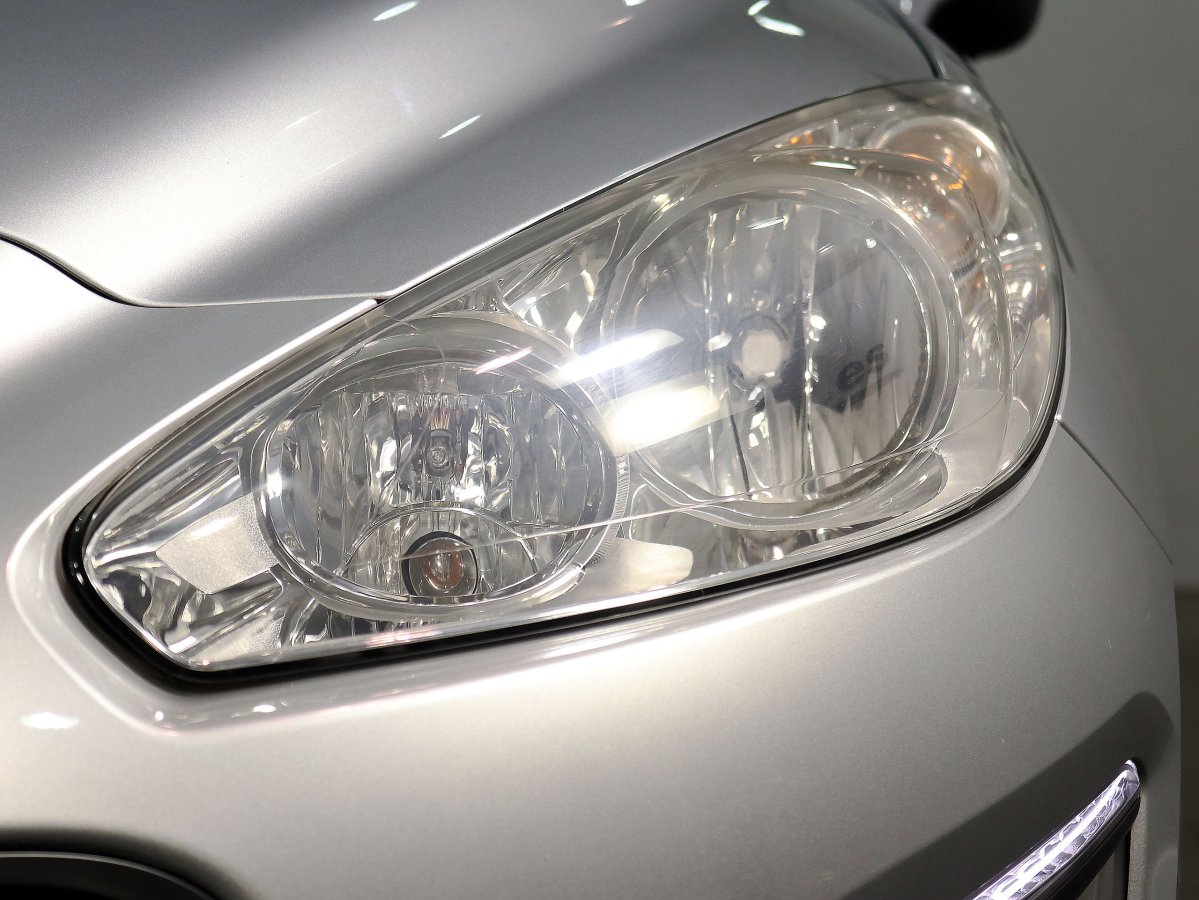 Foto Peugeot 308 11