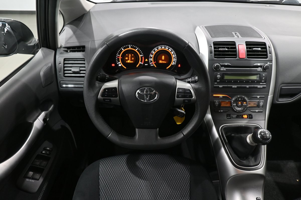 Foto Toyota Auris 16