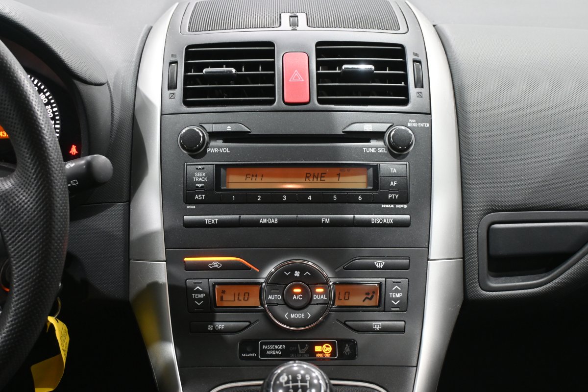 Foto Toyota Auris 14