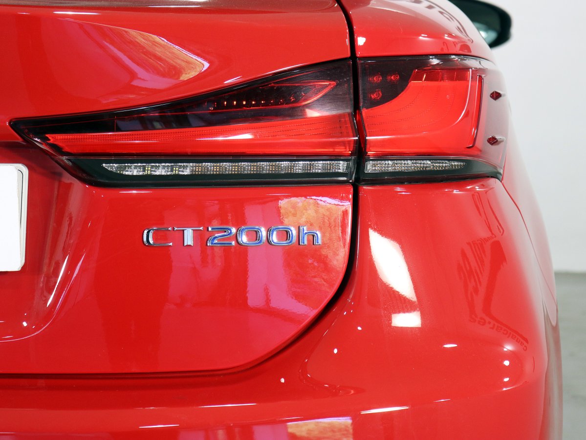Foto Lexus CT 200h 10