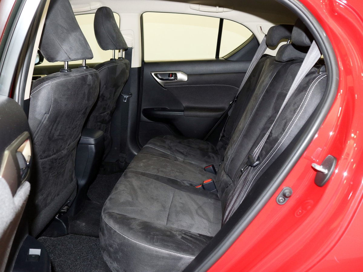 Foto Lexus CT 200h 15