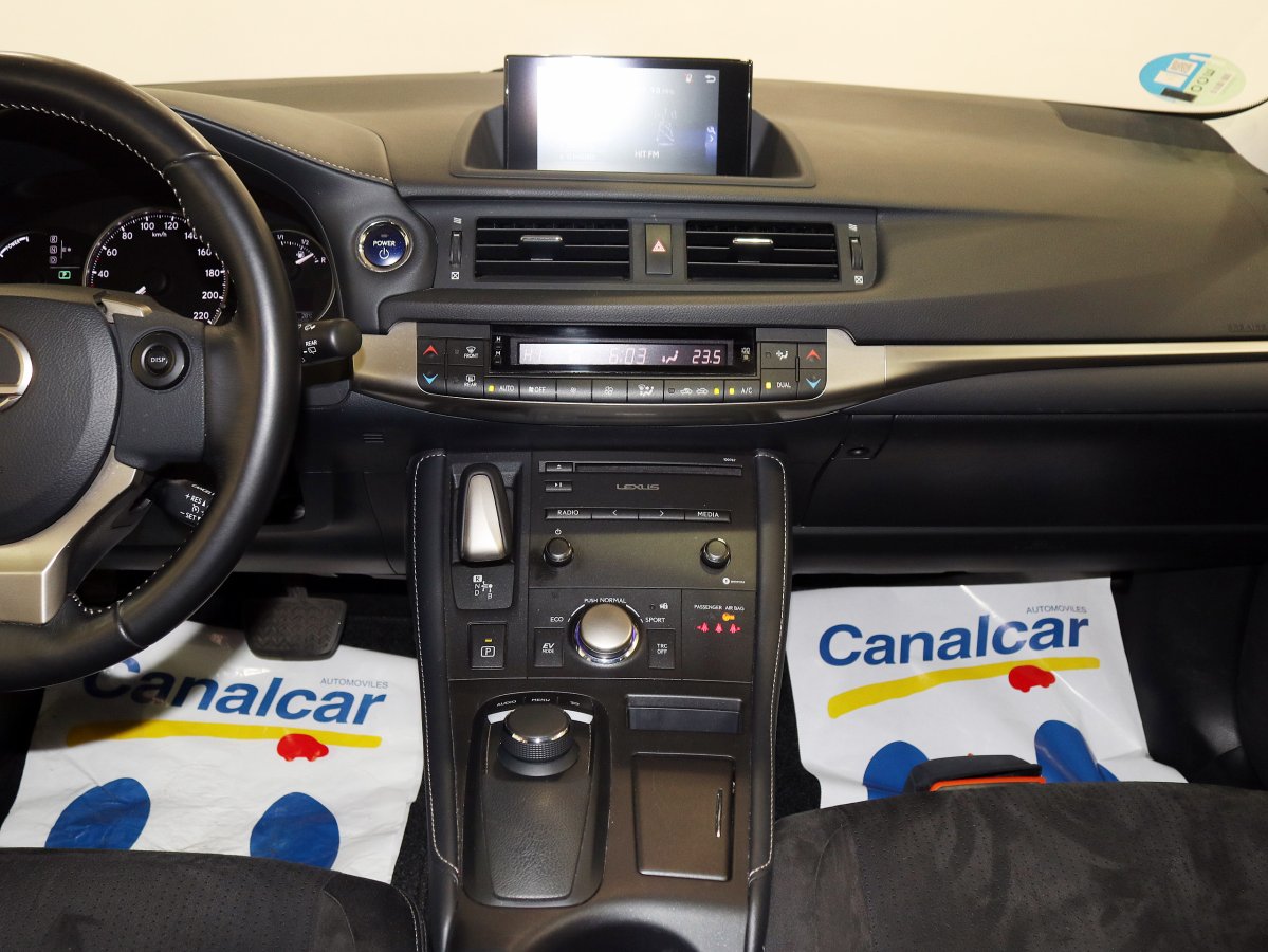 Foto Lexus CT 200h 26