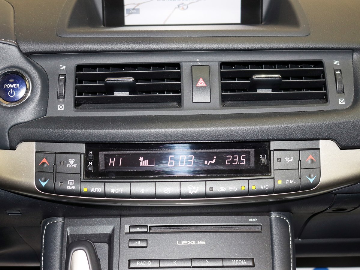 Foto Lexus CT 200h 28