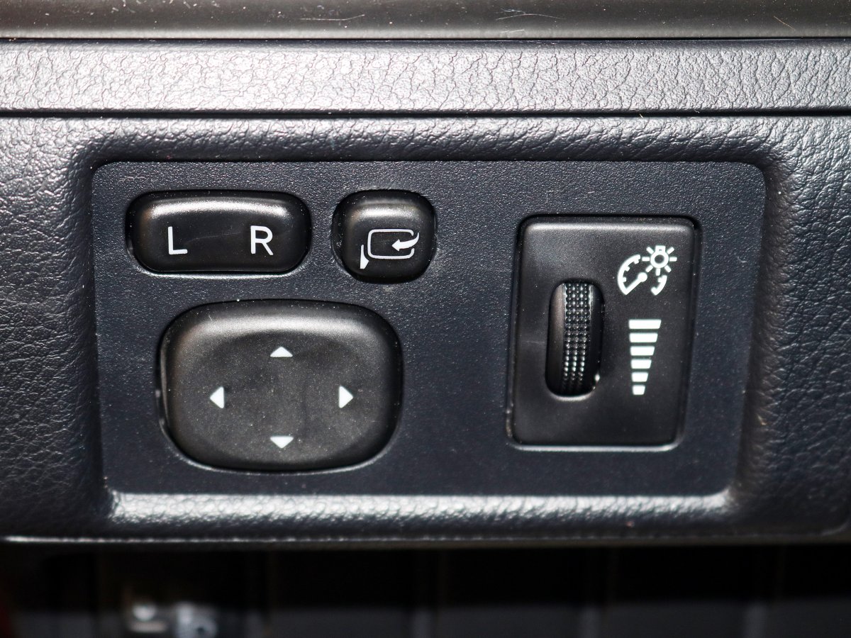 Foto Lexus CT 200h 32