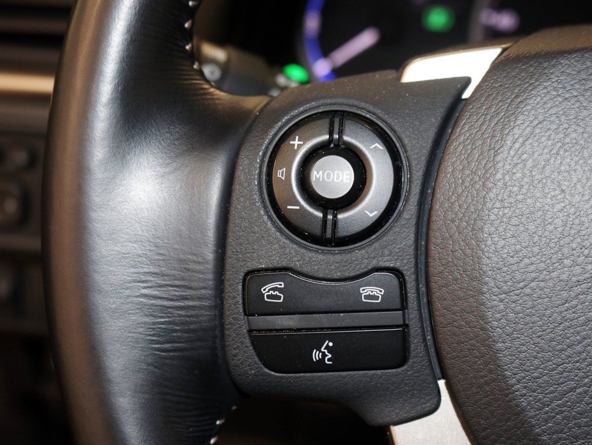 Foto Lexus CT 200h 37