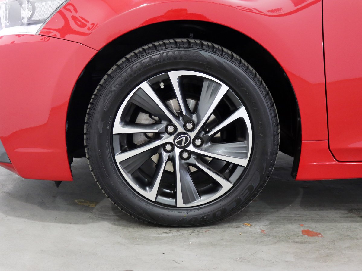 Foto Lexus CT 200h 40