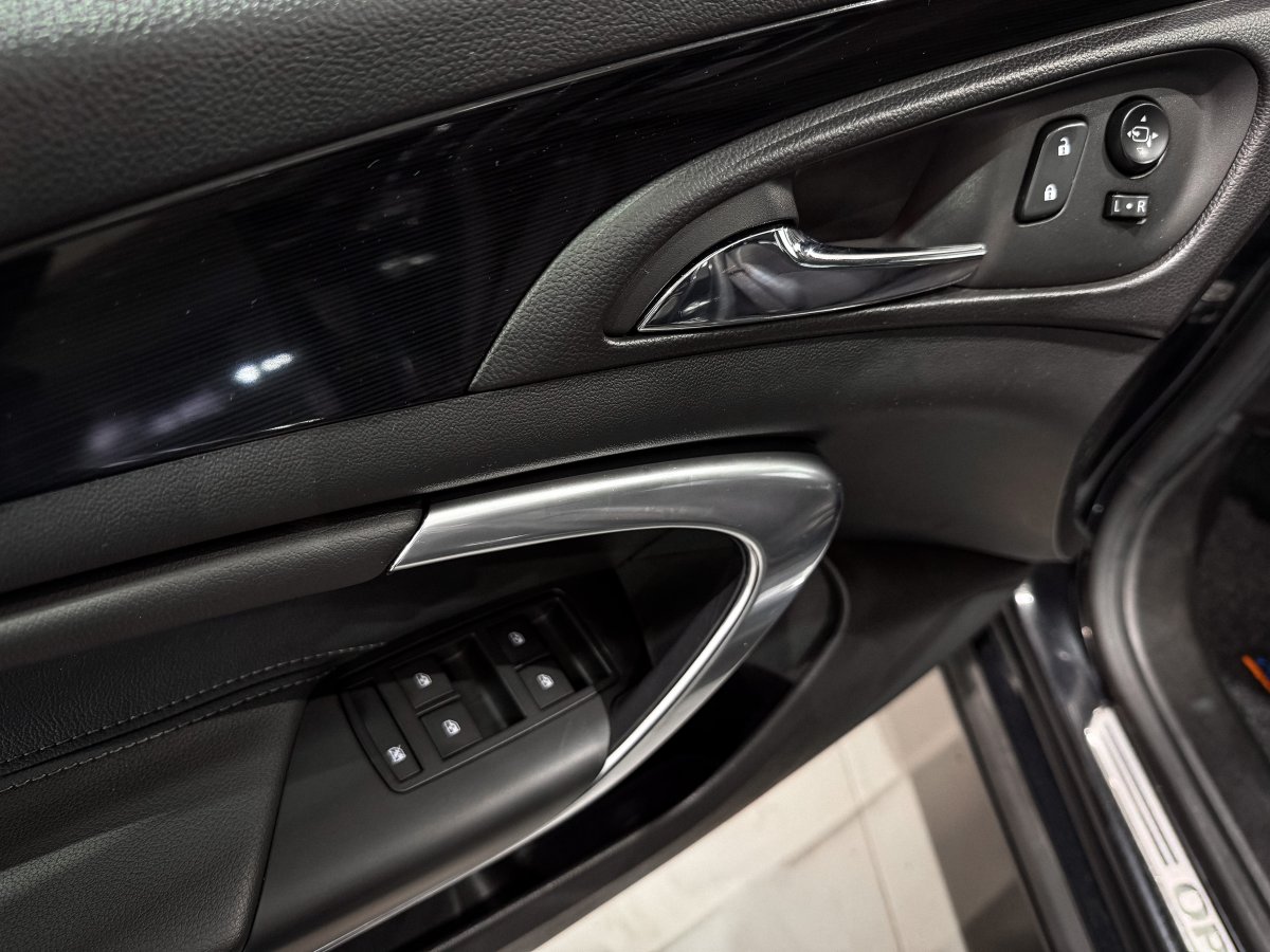 Foto Opel Insignia 26